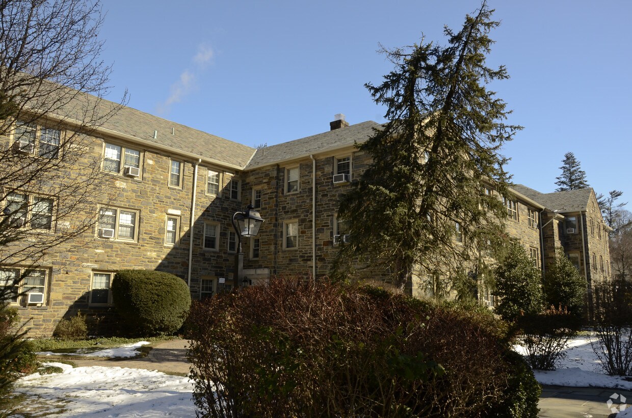 St George S Apartments Ardmore Pa Apartments Com