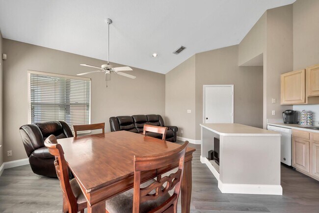 Building Photo - 9847 Perfect Dr