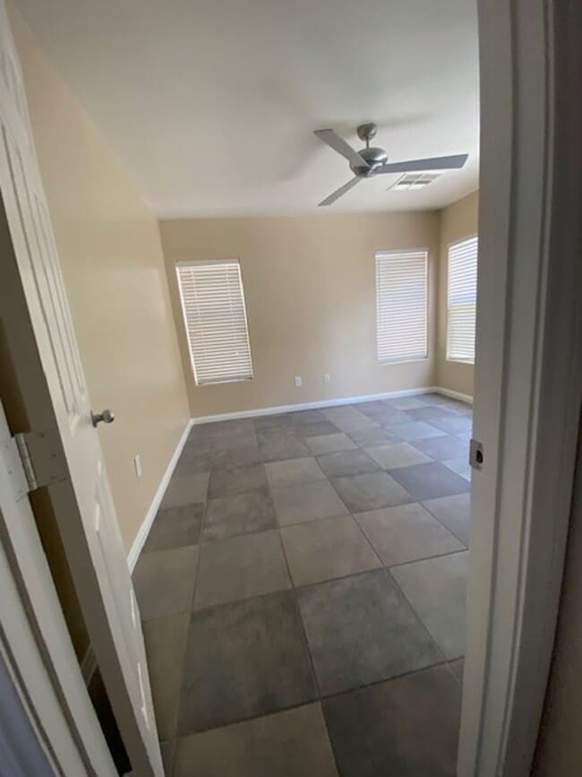 Building Photo - 4 Bedroom Corner Lot