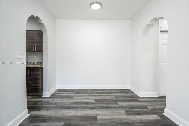 Foto del edificio - 7911 Abbott Ave