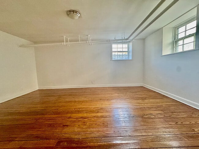 Building Photo - 115 Cowles Ave