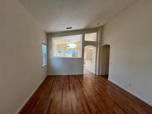 Foto del edificio - Gorgeous 3 bedroom plus office in Empire Ranch!