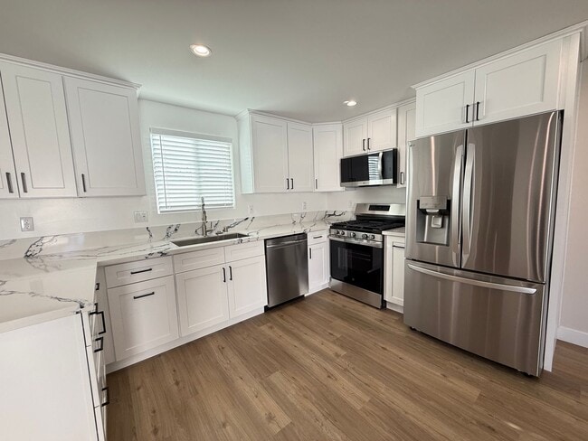 Building Photo - Prime Sylmar 2/2 brand new home