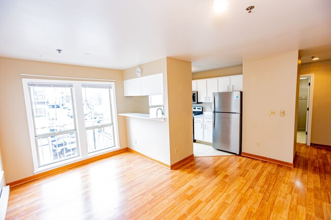 Building Photo - 1 Bed 1 Bath Condo in Capitol Hill