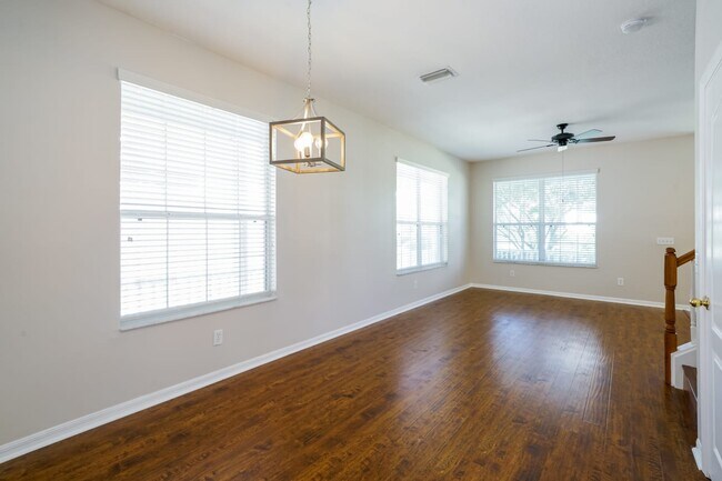 Building Photo - 5019 Bridgeway Ln