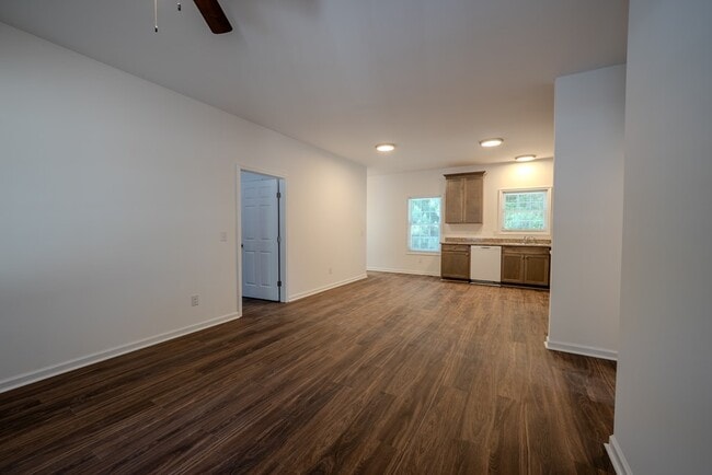Building Photo - 37425 Mutiny Dr