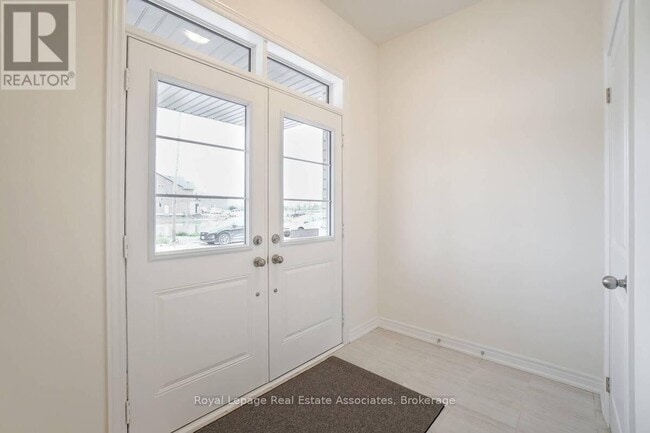 Building Photo - 7 Cobriza Cres