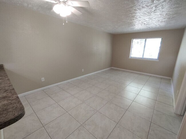 Foto del edificio - Newly renovated condo super close to CMC, ...