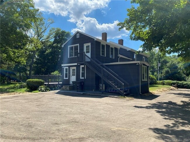 Driveway Parking/Back Entrance - 873 North St