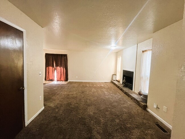 Foto del edificio - 10227 Shadowridge Dr