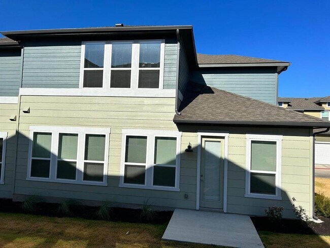 Building Photo - 1015 Vista View Dr