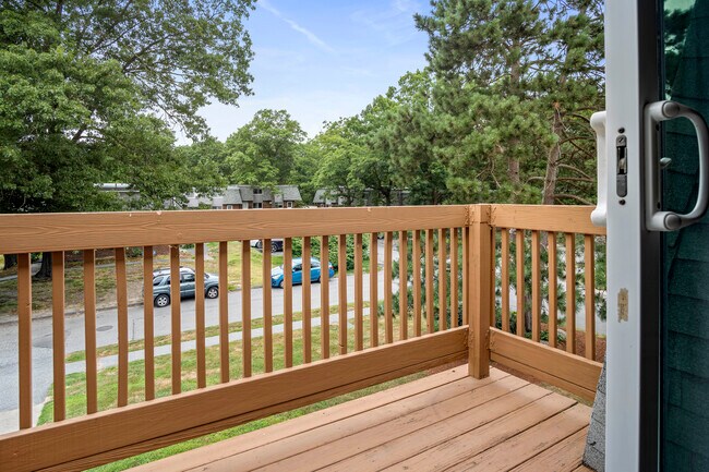 Balcony - 10 Hazelwood Ave