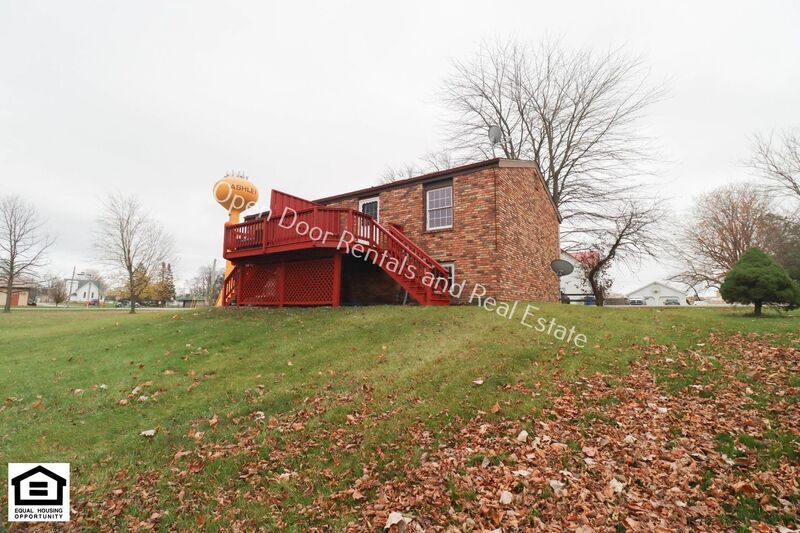 301 E Hobart St, Ashley, IN 46705 Condo for Rent in Ashley, IN