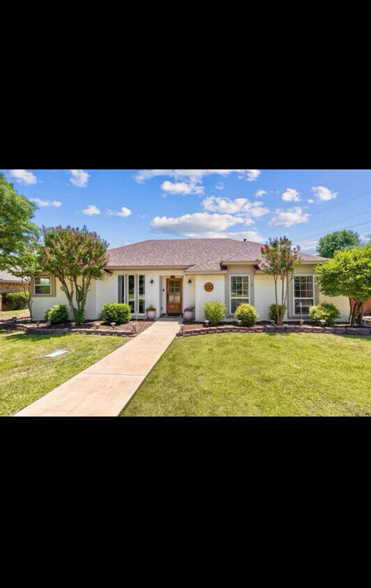 Foto principal - 100 N Spring Creek Dr