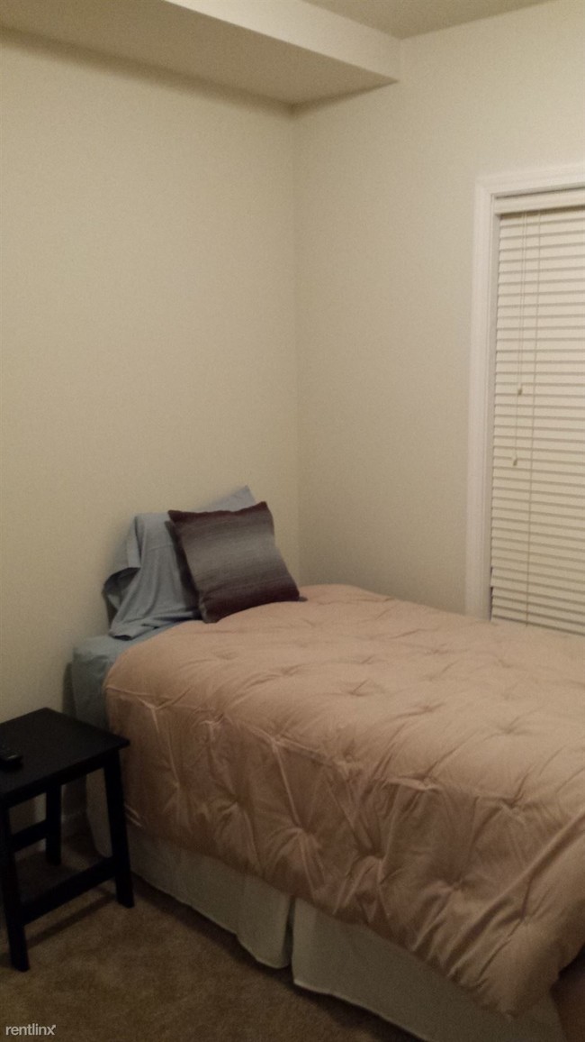 Building Photo - 3 br, 2 bath Duplex - 122 Sunrise Road, It...