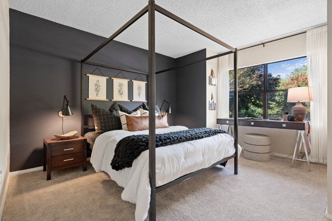 Building Photo - Hawthorne at Southside