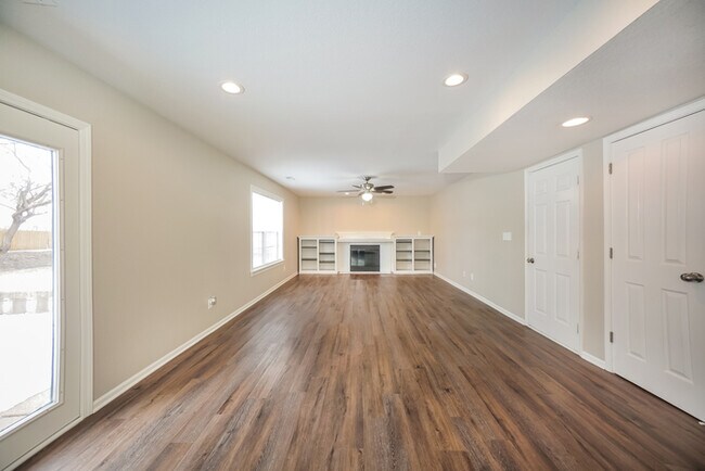 Building Photo - 6314 Whitaker Farms Dr