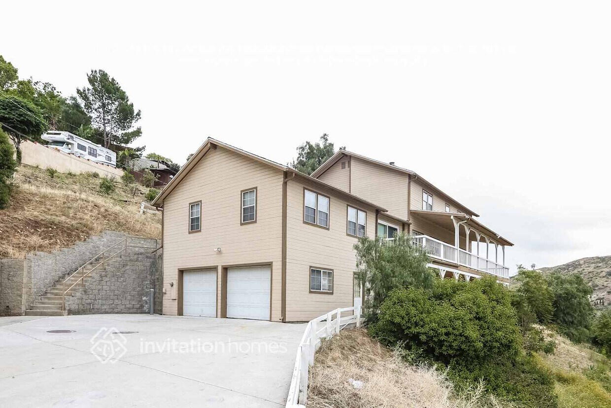 Primary Photo - 9404 Wayside Dr