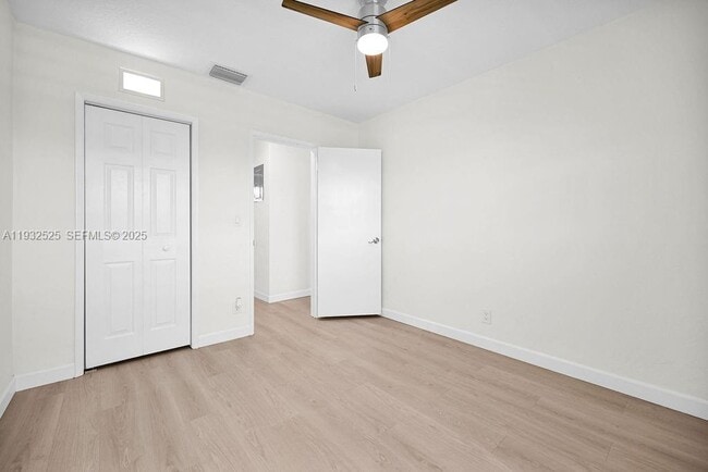 Foto del edificio - 1301 N 12th Ct