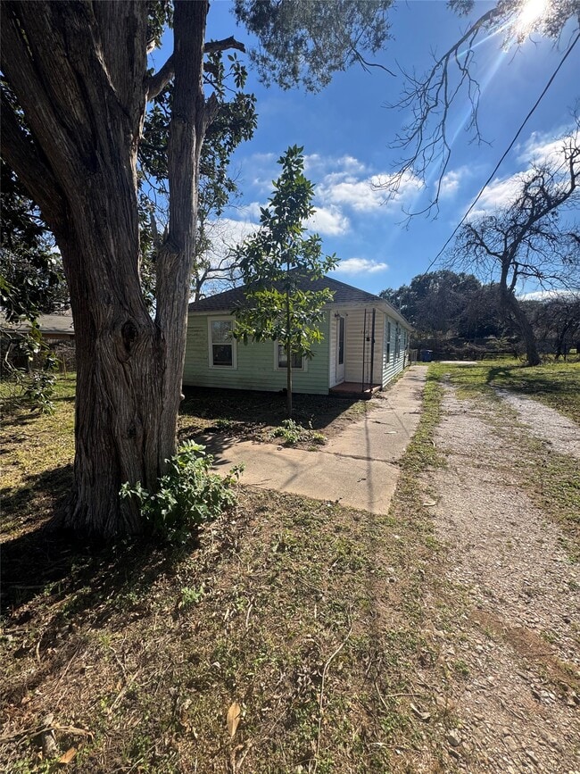 Building Photo - 512 Rice St