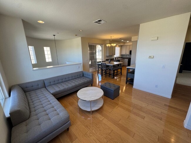 Building Photo - San Jose Communication Hills Luxurious 2 b...