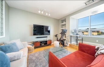 Building Photo - 689 Marin Blvd