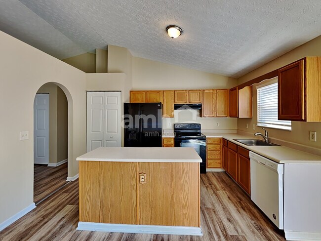 Foto del edificio - 6891 Winchester Lakes Blvd