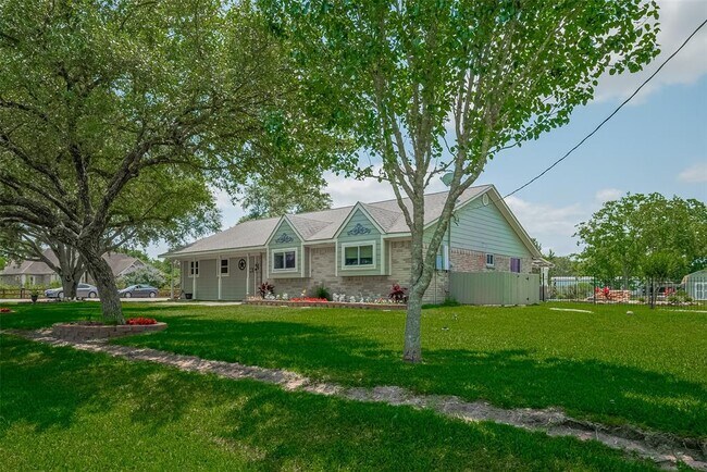 Building Photo - 9526 Sandy Ln