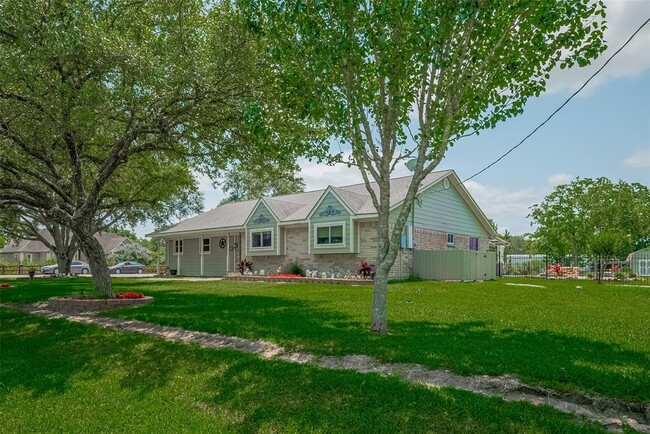 Foto del edificio - 9526 Sandy Ln