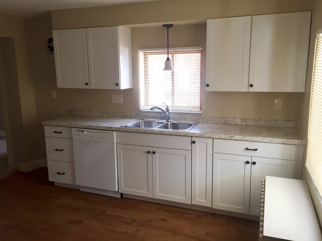 Kitchen - 213 Gross Street