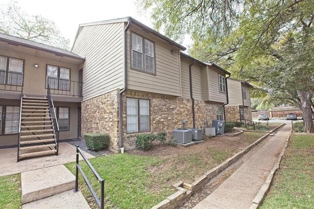 Building Photo - 5300 Keller Springs Rd