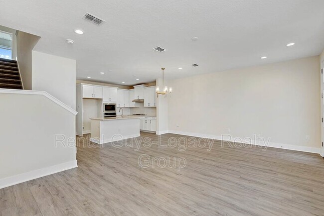 Building Photo - 24 Seaport Ln