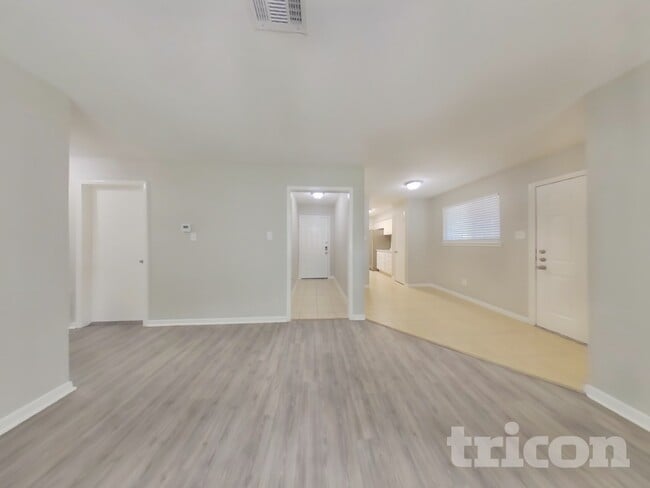 Foto del edificio - 11054 Spottswood Dr