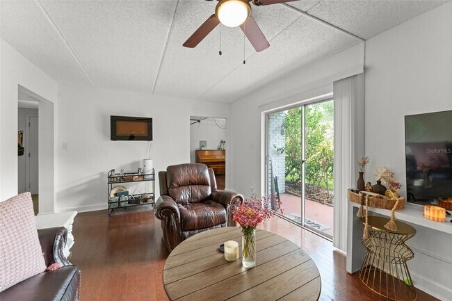 Foto del edificio - 225 Lewfield Cir