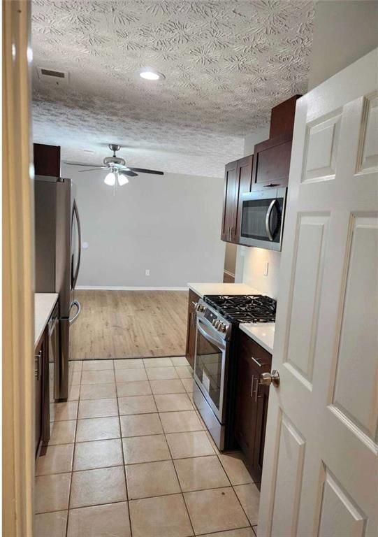 Foto del edificio - 232 Greensprings Terrace