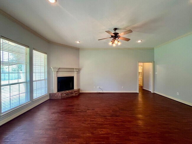 Building Photo - 16780 Terrebone Dr.