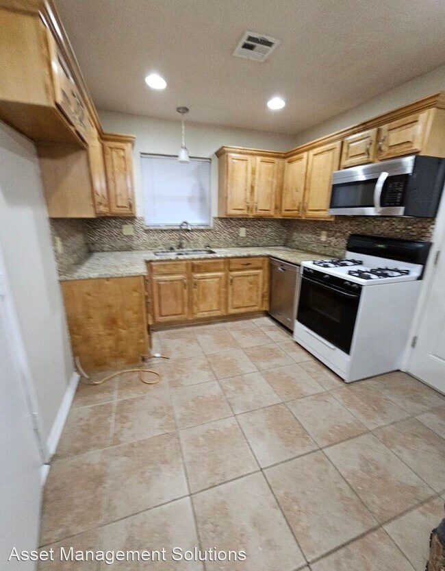 Building Photo - 3 br, 1 bath House - 319 Barbour Avenue
