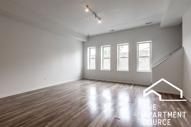 Foto del edificio - 2700 W North Ave