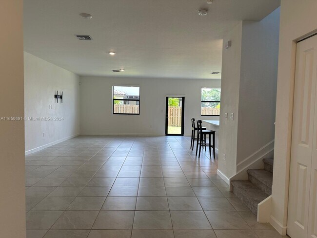 Foto del edificio - 11909 SW 244th St