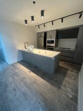 Building Photo - 238-238 Wellington Crescent