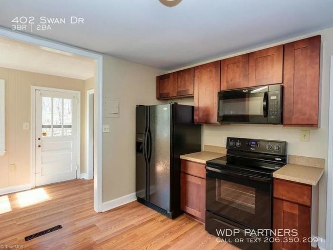 Building Photo - 3 bedroom in Winston Salem NC 27106
