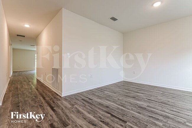 Building Photo - 2275 Tamarind Street