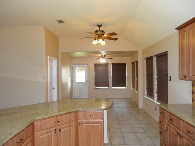 Foto del edificio - 34602 Lake Side Dr