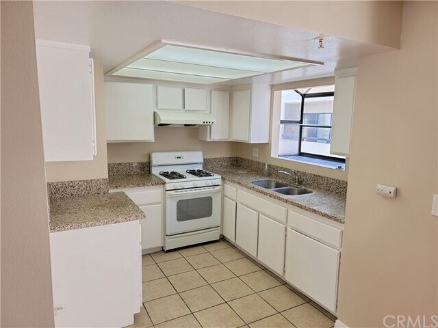 Building Photo - 121 N 3rd St