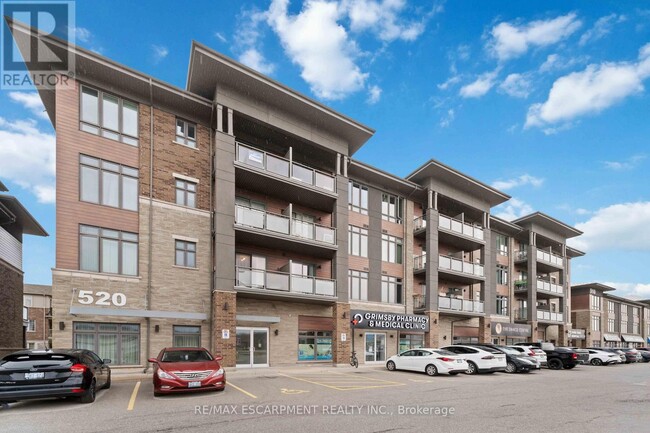 Building Photo - 520-520 N Service Rd