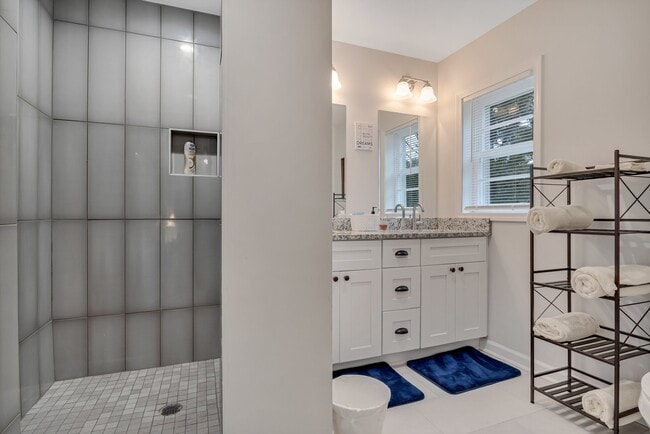 Photo - 1296 Diamond Ave SE (Atlanta, GA) House