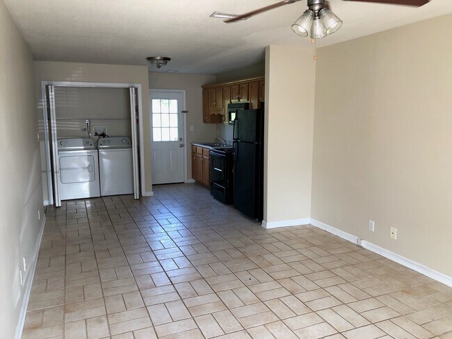 Building Photo - 600 Cory Dr