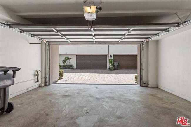 Foto del edificio - 1749 Grand Ave