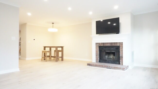 Building Photo - 24 Overlook Dr