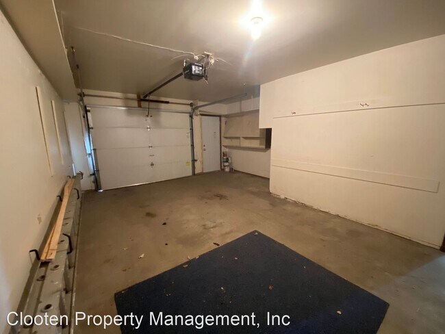 Building Photo - 4 br, 1.5 bath House - 128 West Denver Ave